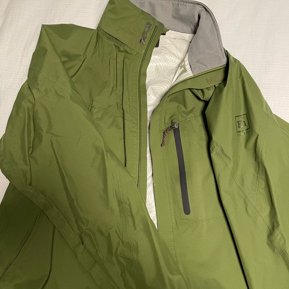 Rei Used Rain Coat. Olive Green Gem